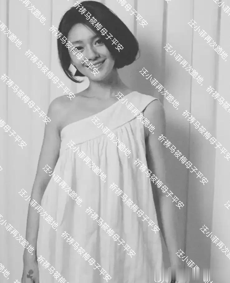 汪小菲再次跪地，祈祷马筱梅母子平安，带孩子旅游好无奈！