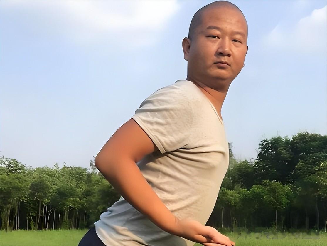 无才无德,装疯卖傻,一肚子草包,是谁捧红了这些跳梁小丑?