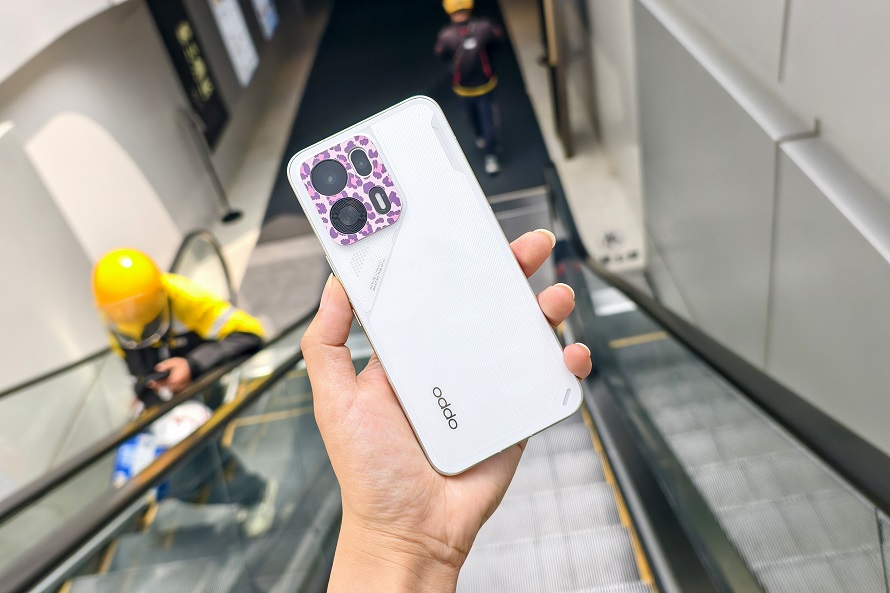 年輕人的潮流機，內置風扇的OPPO K15 Pro，藏著的是實用主義！