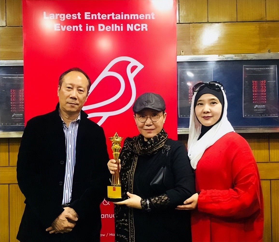 父亲是师长，哥哥是书记，她曾和张艺谋齐名，为何如今得了精神病