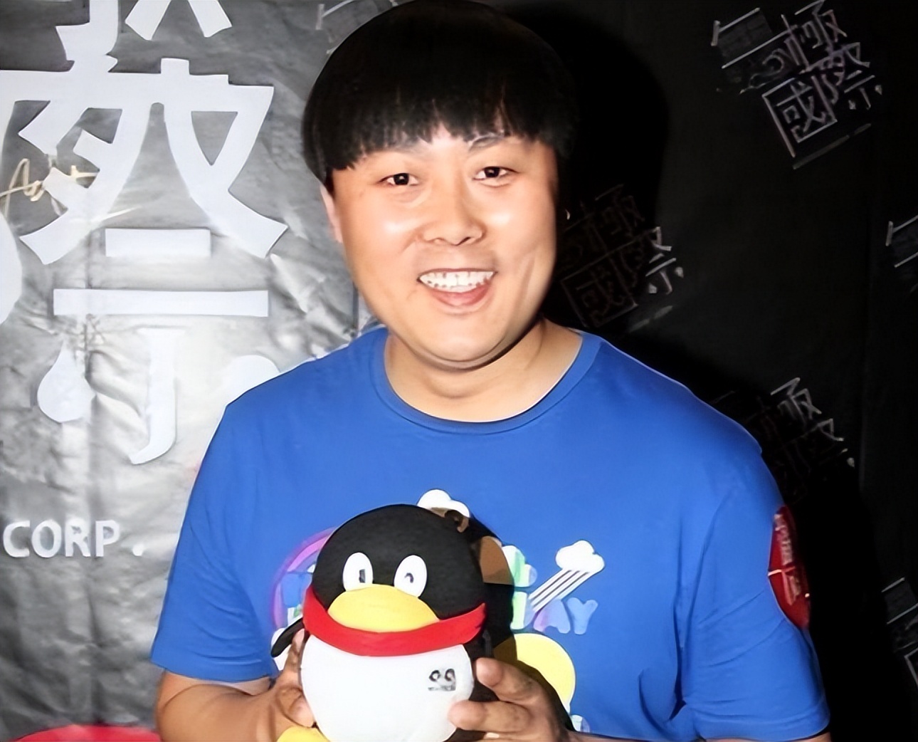 16年前，那个走红后誓不抛弃贫贱妻子的刘大成，如今实现了吗？