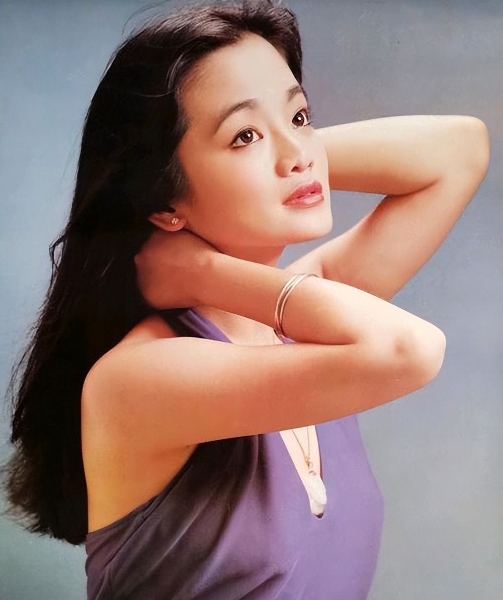 她37岁生子被全网围攻30年后身家过亿儿子娶超模丈夫宠了她半辈子