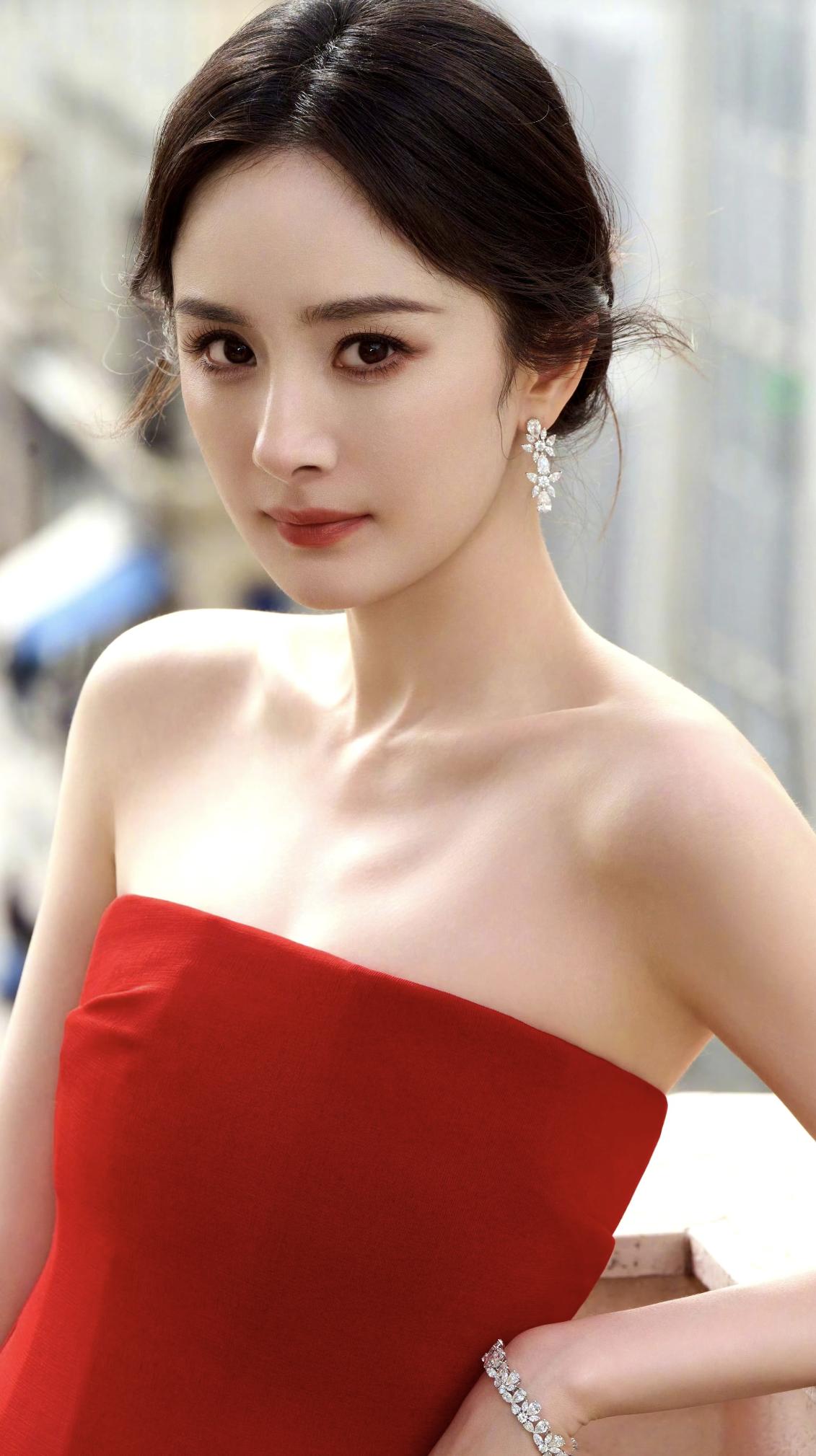 杨幂，明艳贵气美人