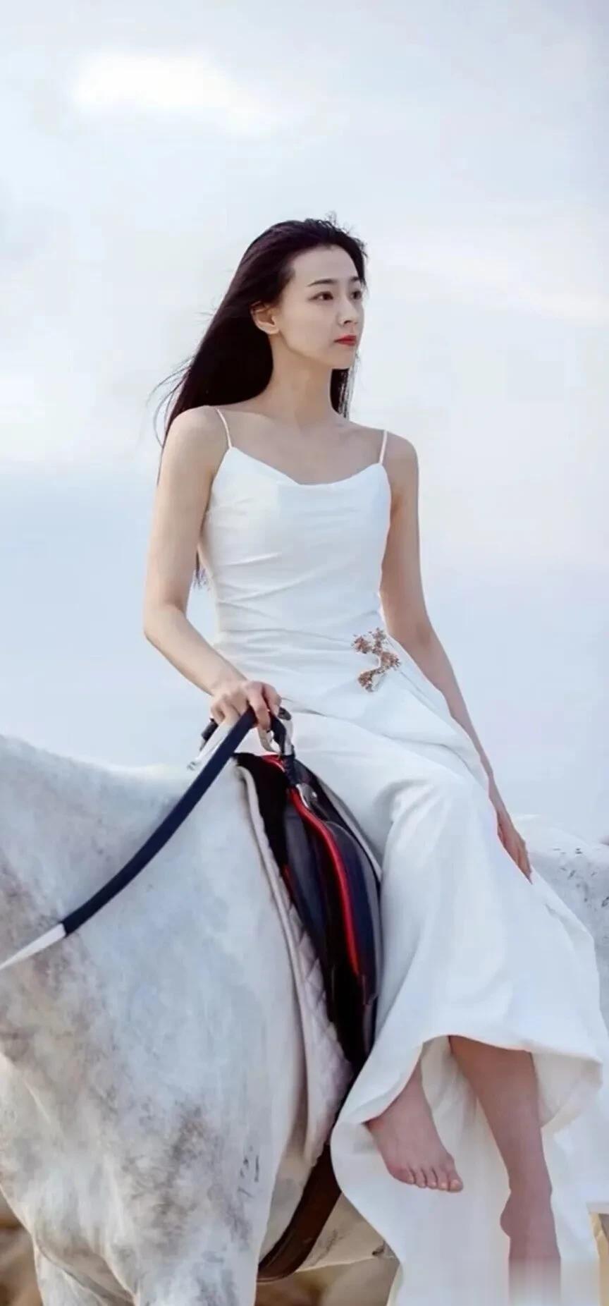 丁笑滢高清写真鉴赏