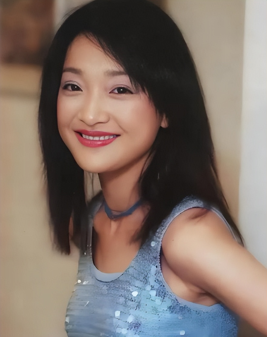 不装了! 51岁周迅新恋情曝光, 男方身份被扒，担心的事还是发生了