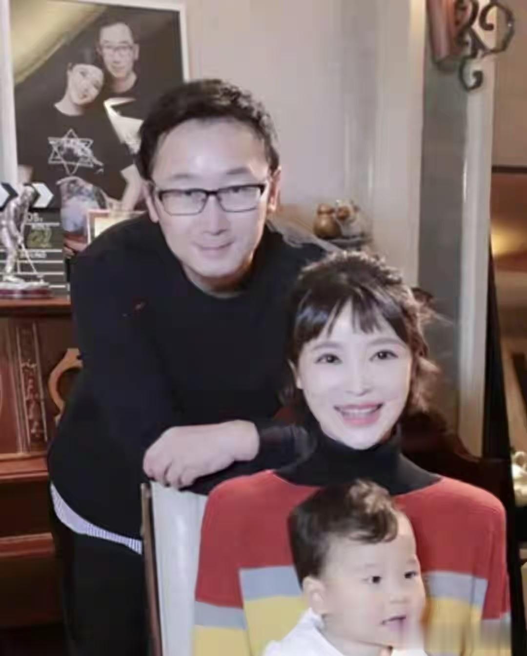 她比董卿美比周涛有才华,不顾父母反对嫁导演陆川,如今幸福了吗