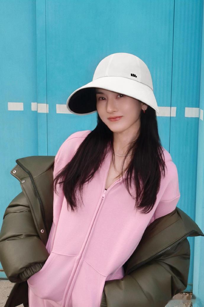 宋祖儿：甜妹脸配漫画腿，这反差感真的越看越上头