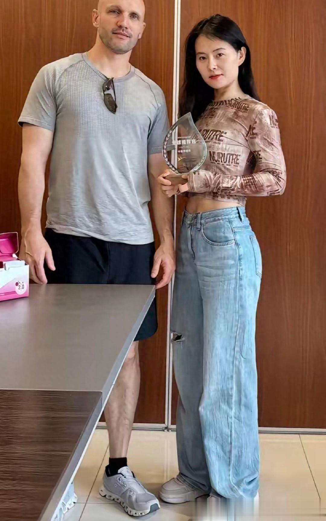 网红滤镜崩塌，远嫁美国的女网红离婚翻车