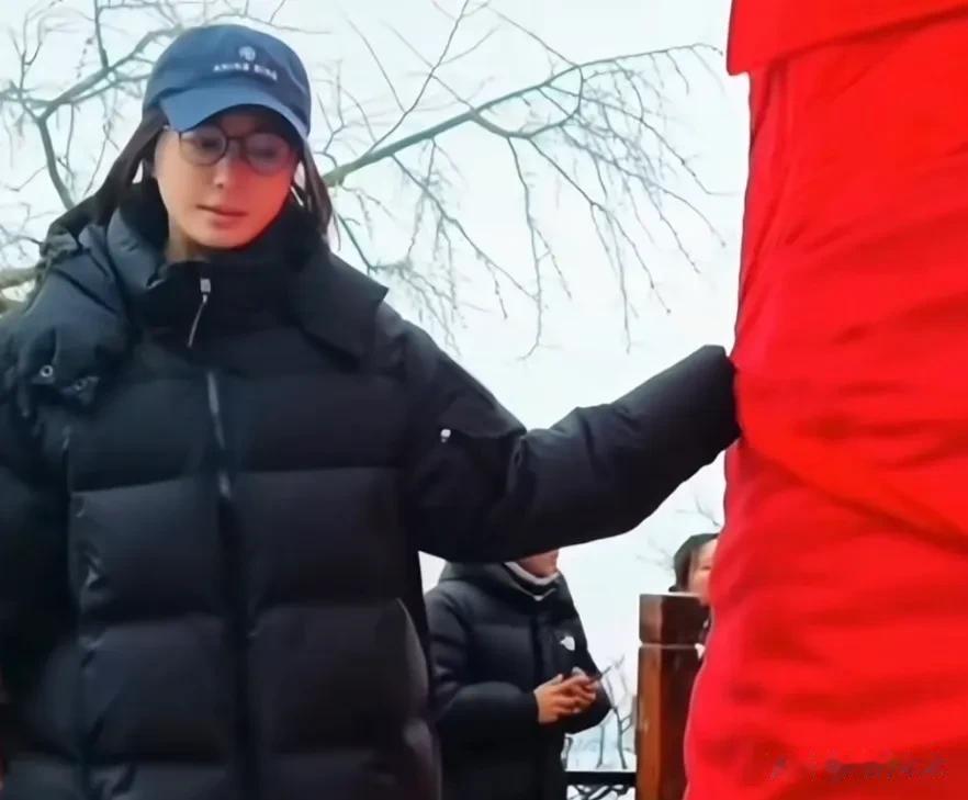 大孤山风波愈演愈烈！超50位明星扎堆前往，名单曝光网友呼吁深挖