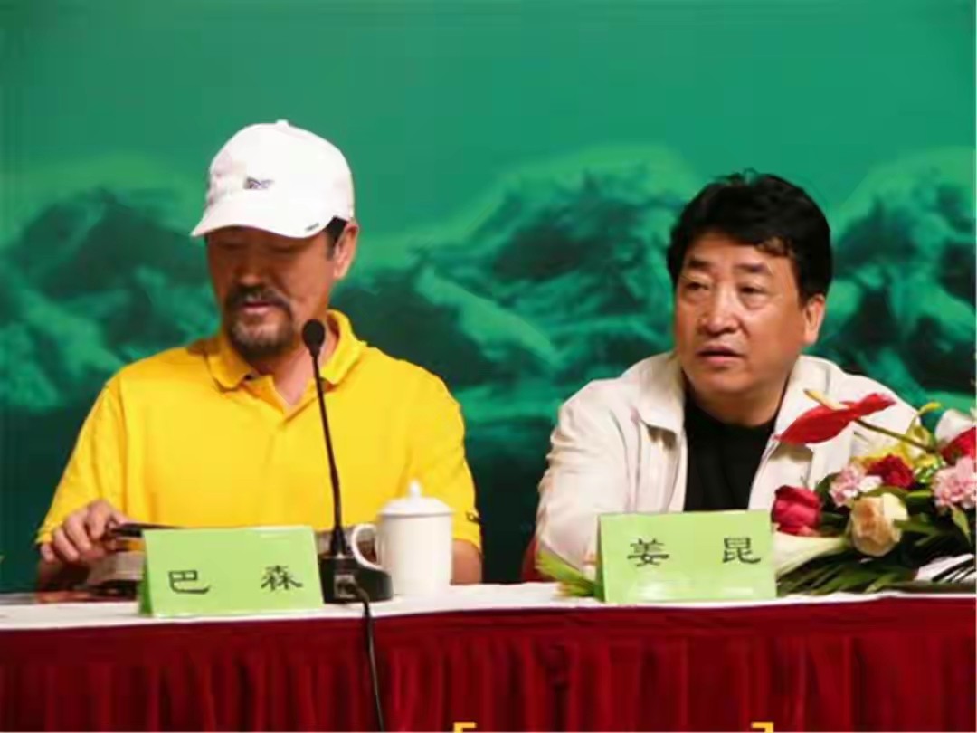 曝“成吉思汗”扮演者巴森移民蒙古！妻子发文回应，已被授予博士