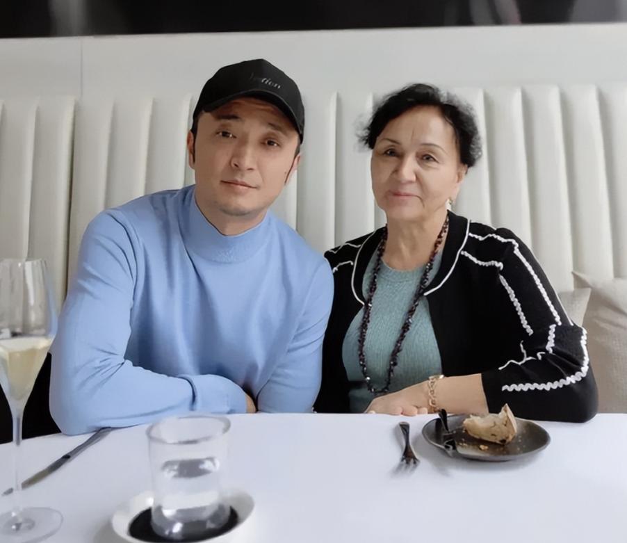原来我们都被骗了？离婚无儿无女的尼格买提，如今已活成人生赢家