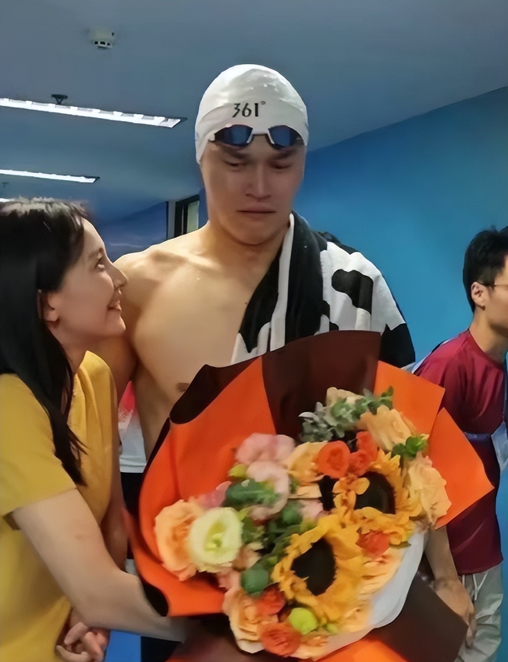 孙杨张豆豆官宣生娃！当年相亲细节曝光，妻子当众护短破传闻