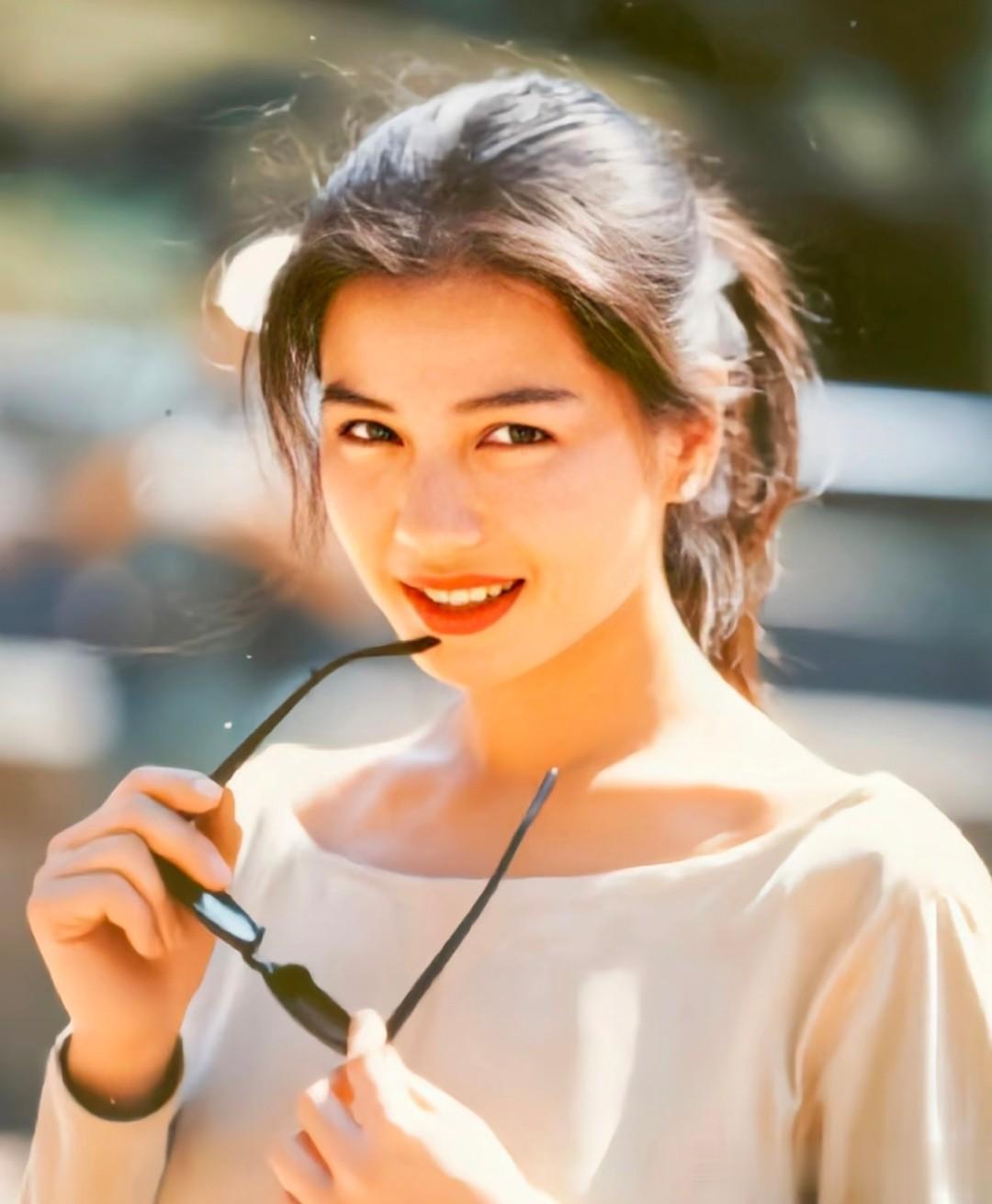 钟楚红65岁状态上热搜,这才是我们想娶的女神样子!