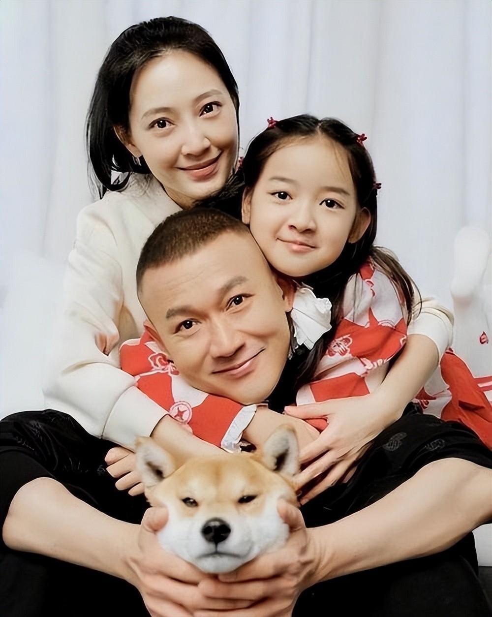 聂远妻子首度公开聊二宝，二胎是女儿已经3岁，粉色小旗袍太可爱