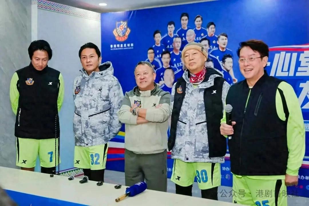 曾志偉卸任一身輕！與兄弟包廂盡情狂歡，與辣妹熱情互動相流出