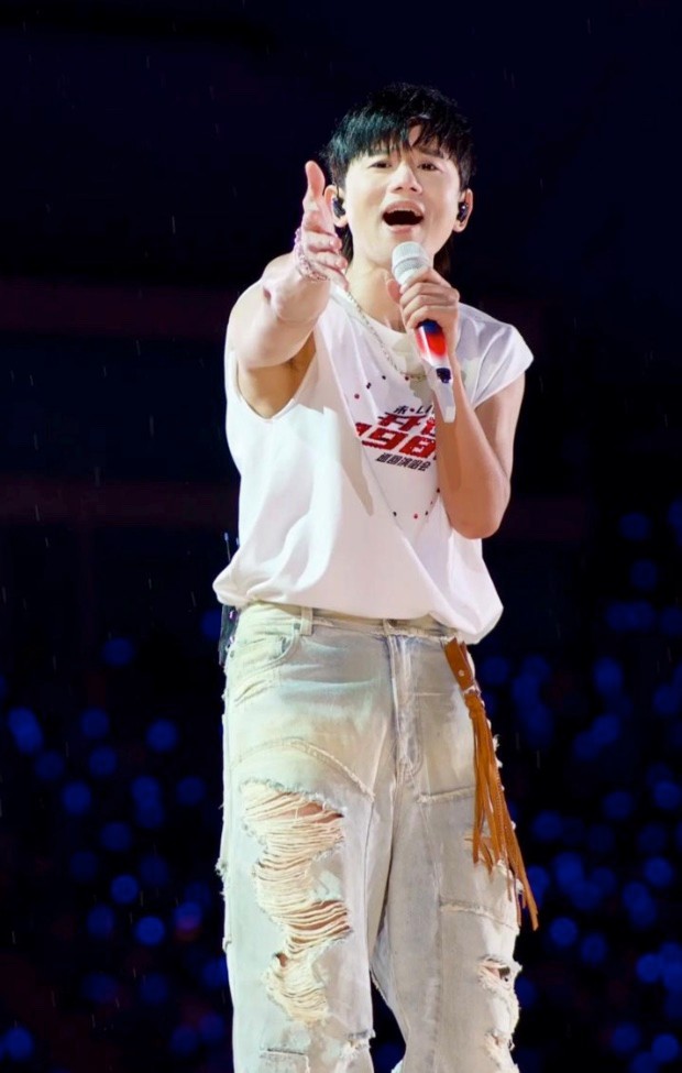 《歌手2026》来袭,拟邀8位顶尖歌手,这季堪称神仙打架