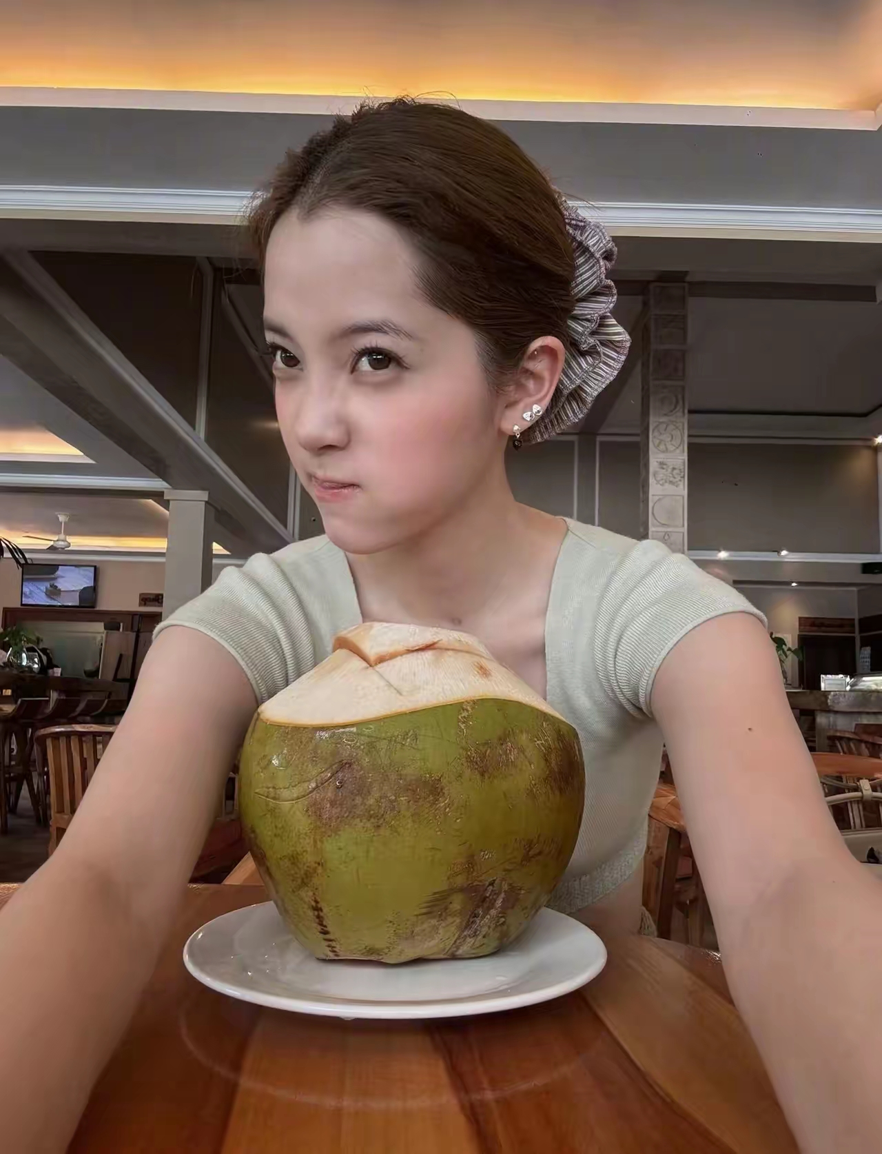 欧阳娜娜更新了好多照片