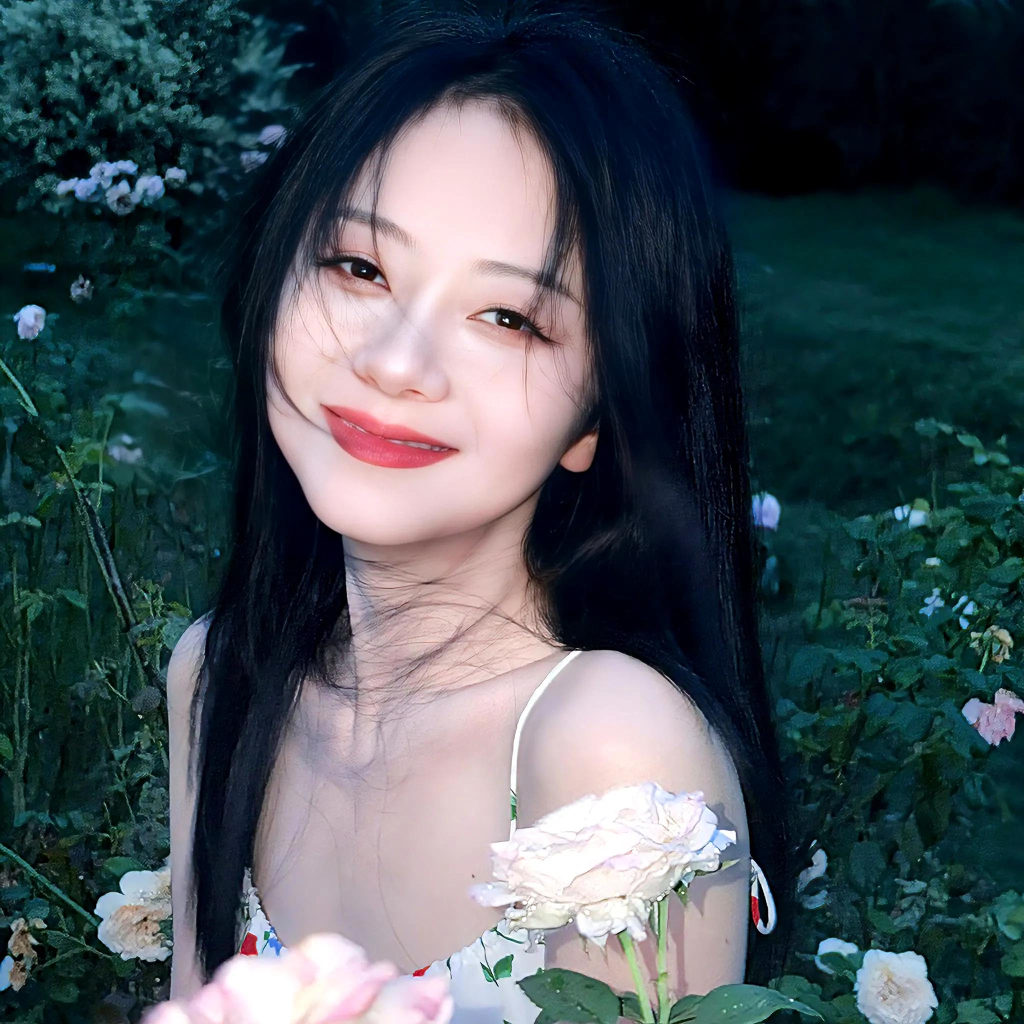 美女壁纸第5251期—谭松韵