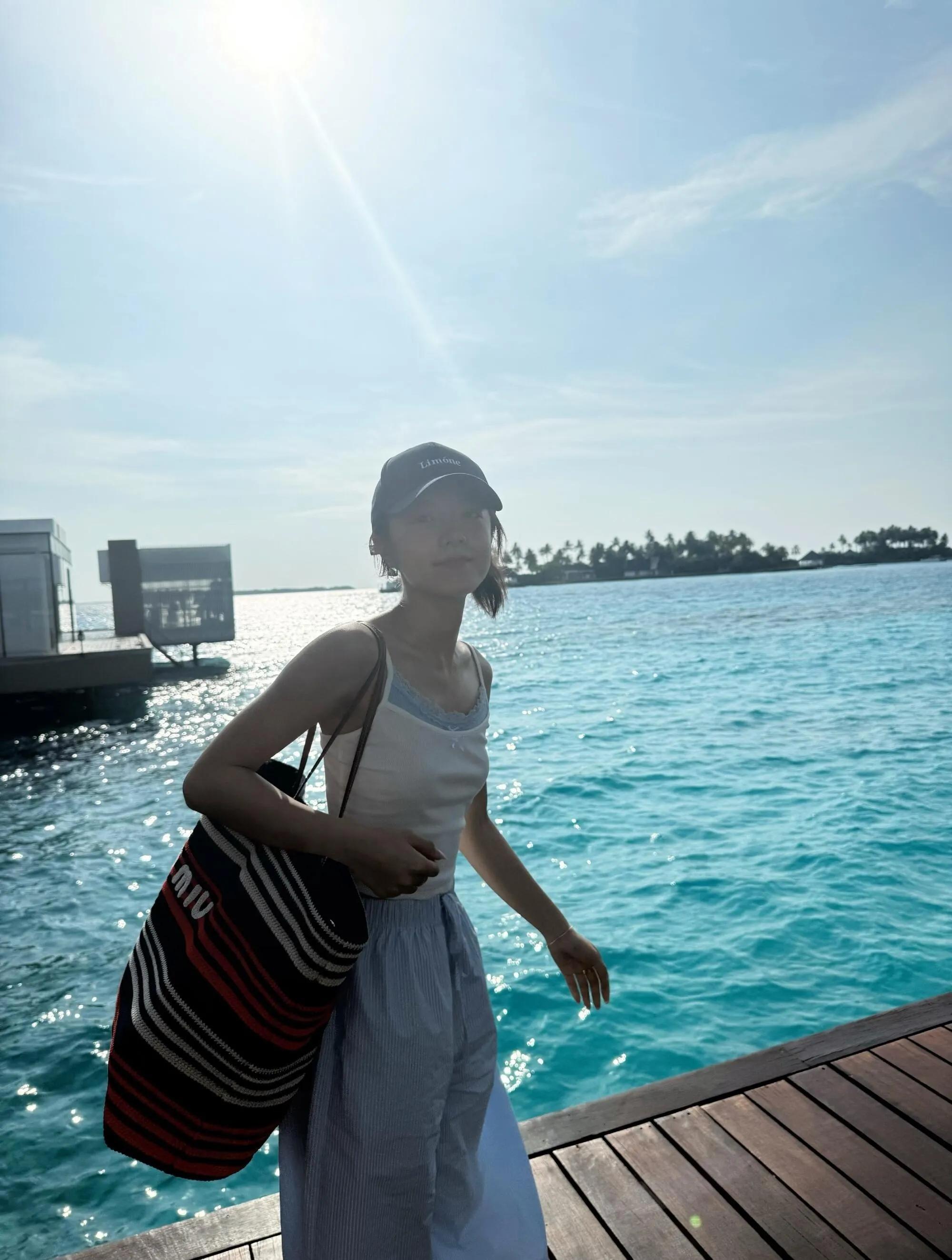 赵今麦旅行写真美图