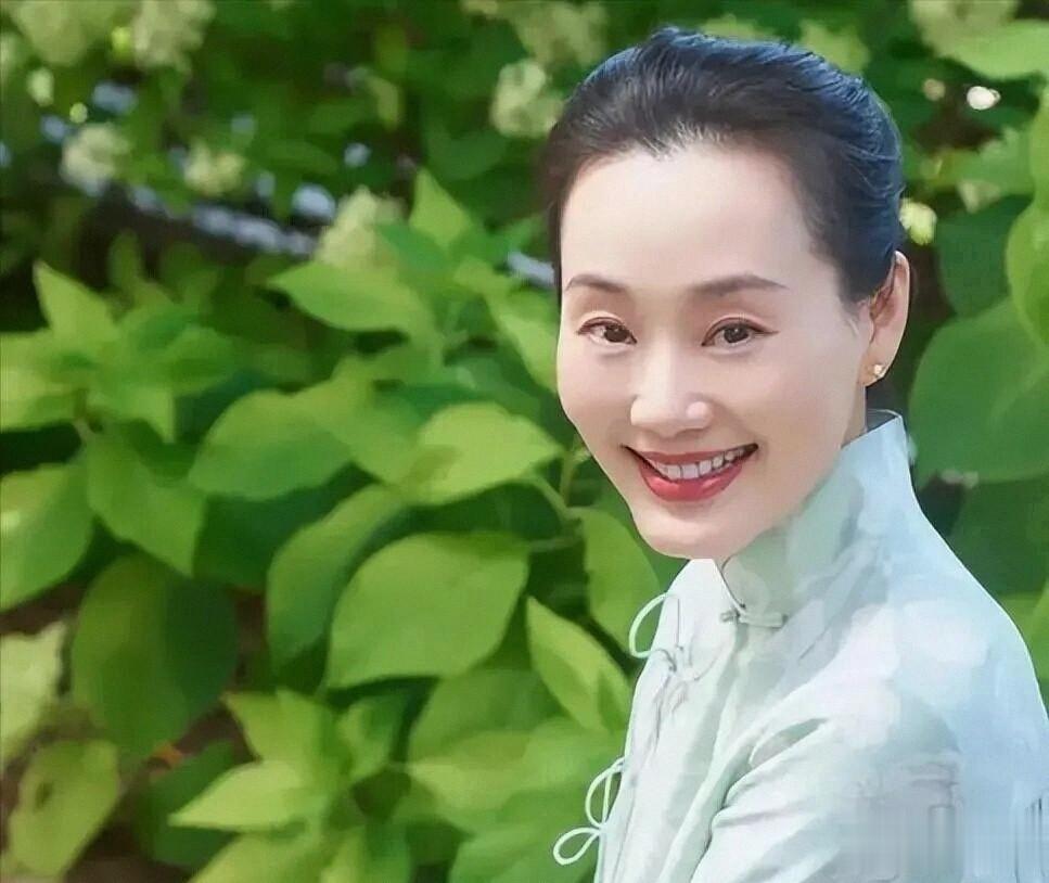 内娱最有福阔太：住亿万豪宅，一顿饭赚7000万，被老公宠爱30年！