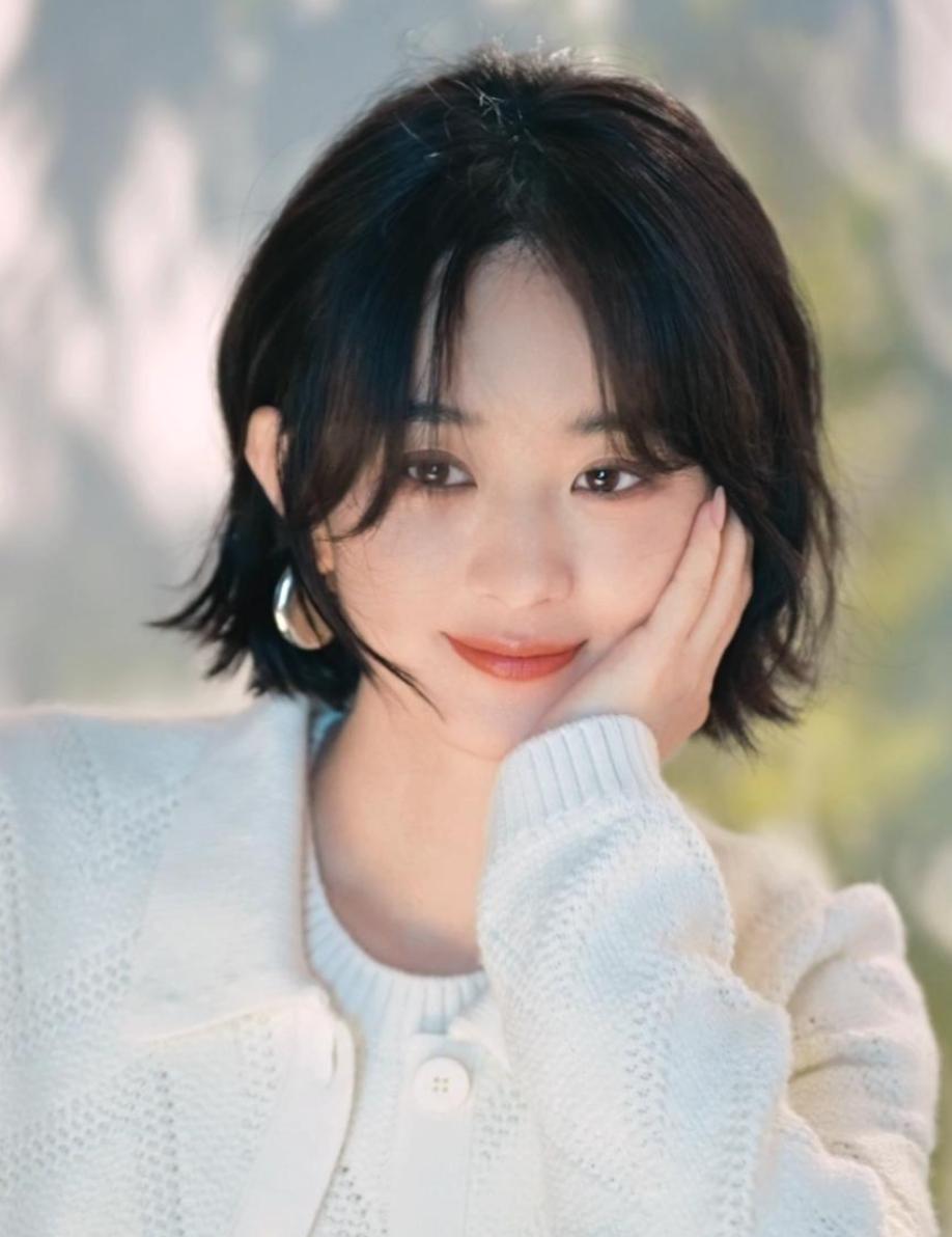 离婚5年，47岁冯绍峰高调官宣喜讯，让前妻赵丽颖和内娱刮目相看