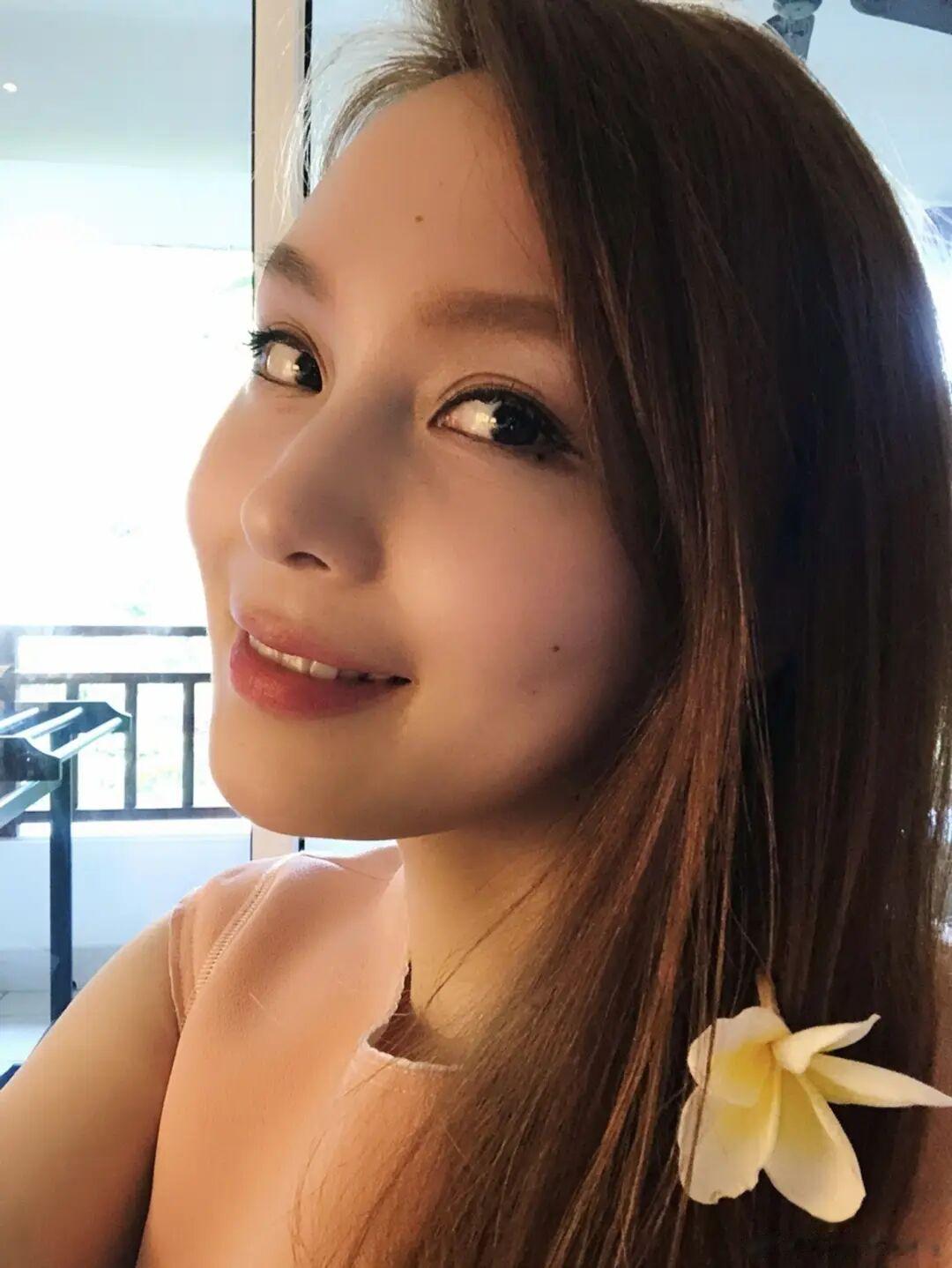 TVB“御用情妇”近况曝光，嫁富二代连生两子，停更六年罕见发文