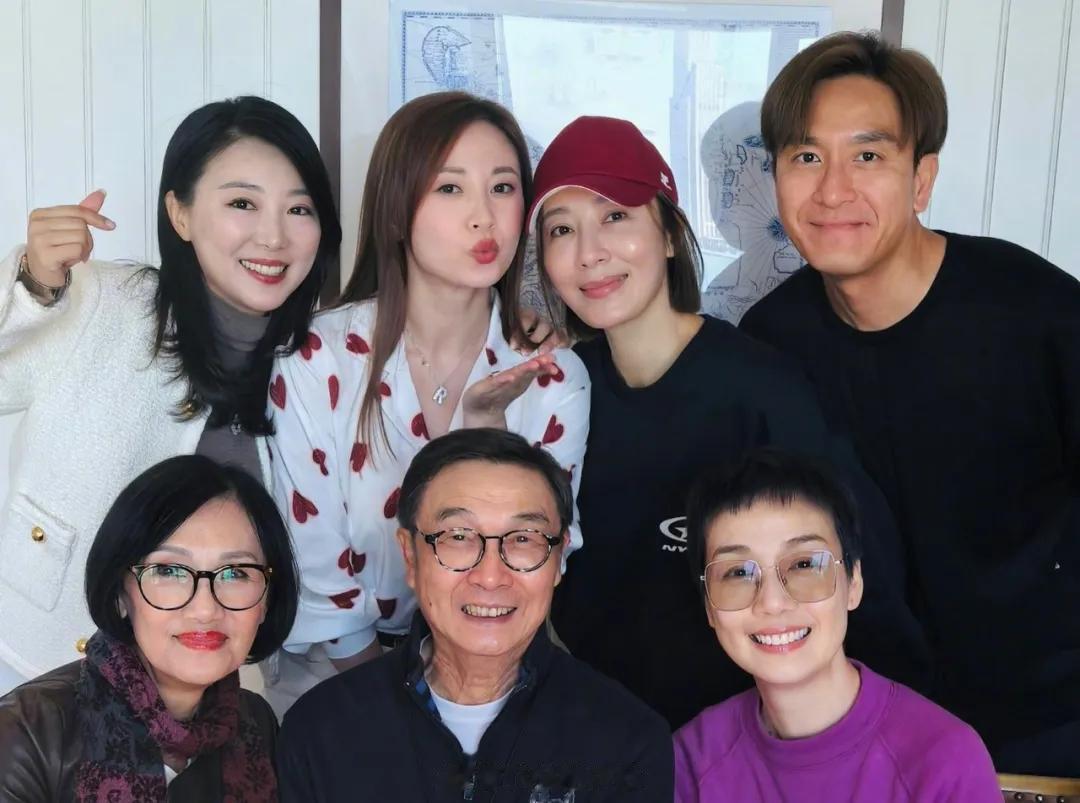 《名媛望族》主演聚会集齐视帝视后,65岁女星息影多年未有现身