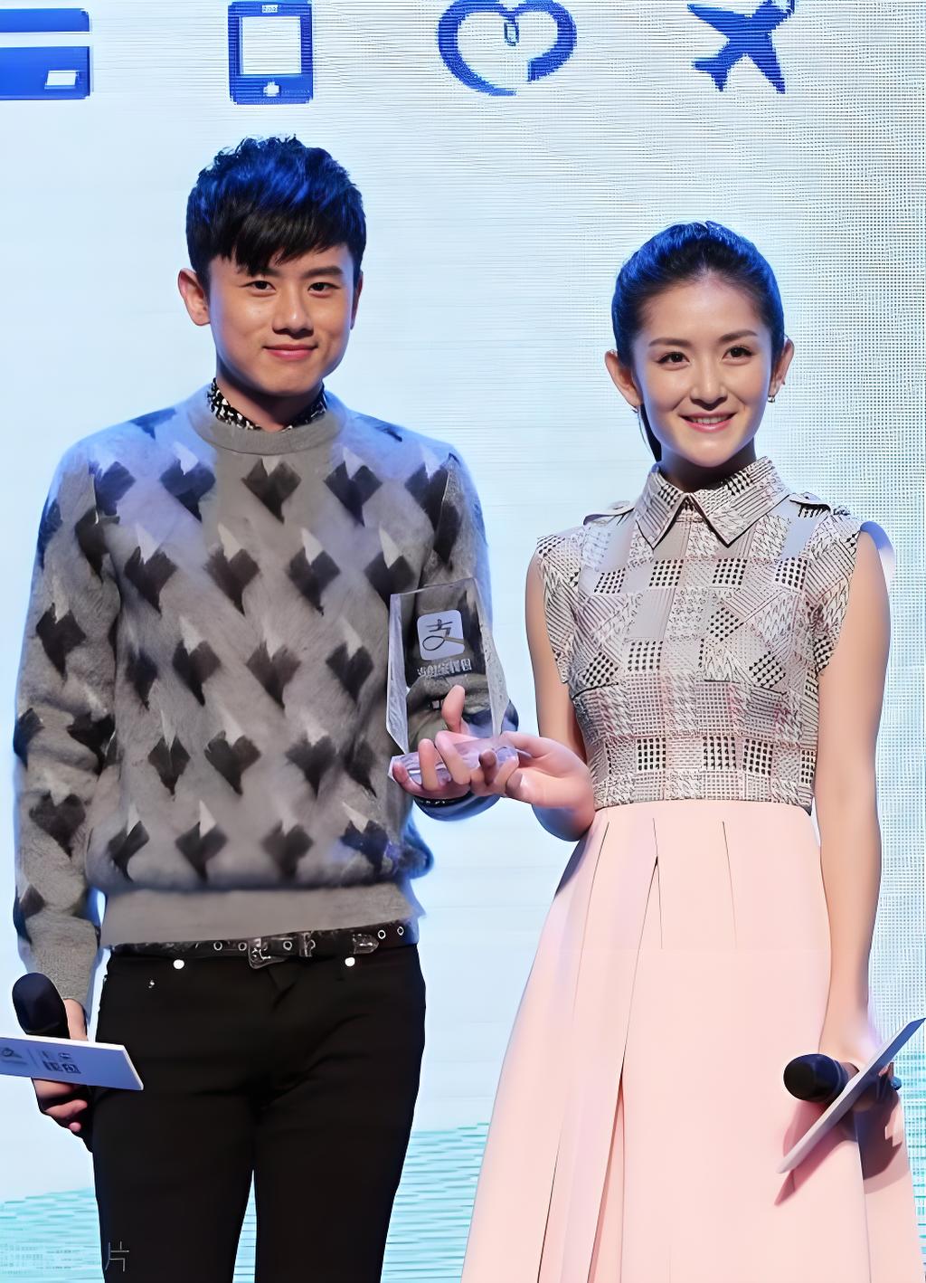 疑似张杰前助理、前经纪人同时加入声讨大军，痛斥张杰不是个男人