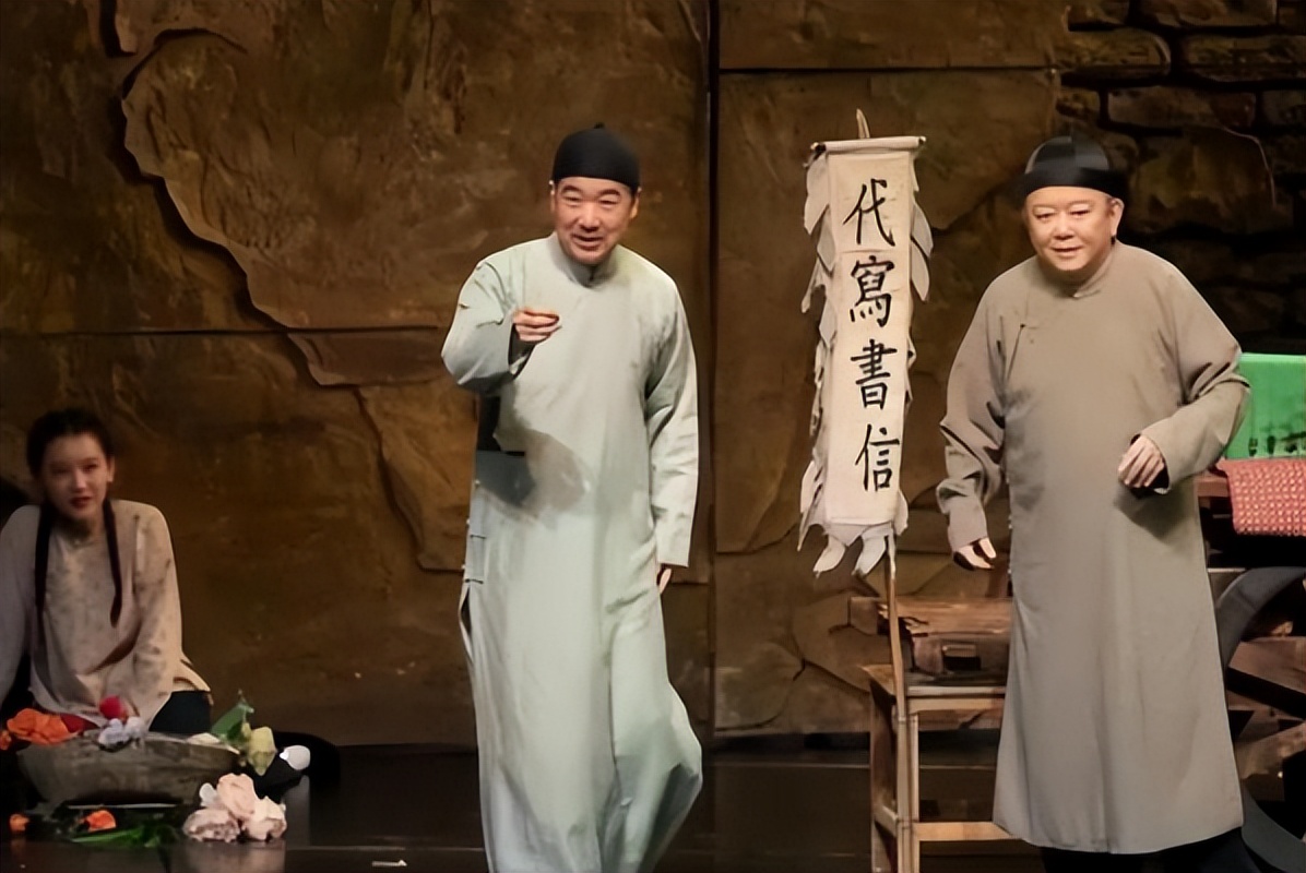 官媒发文，71岁张国立再破天花板，他让王刚和整个娱圈“沉默”了
