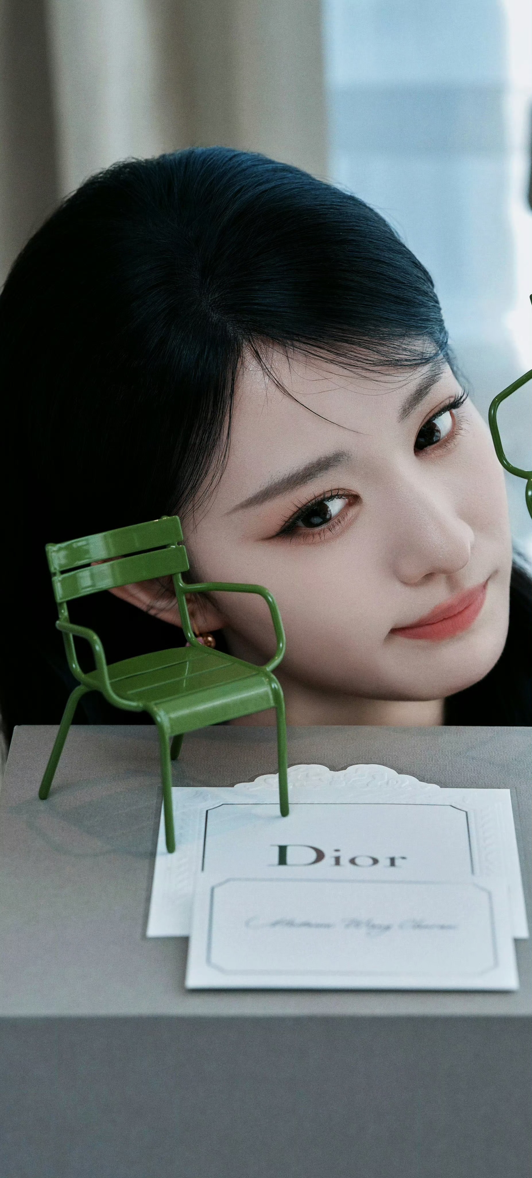 王楚然的东方骨相美学，王楚然最新穿搭造型高清无水印壁纸