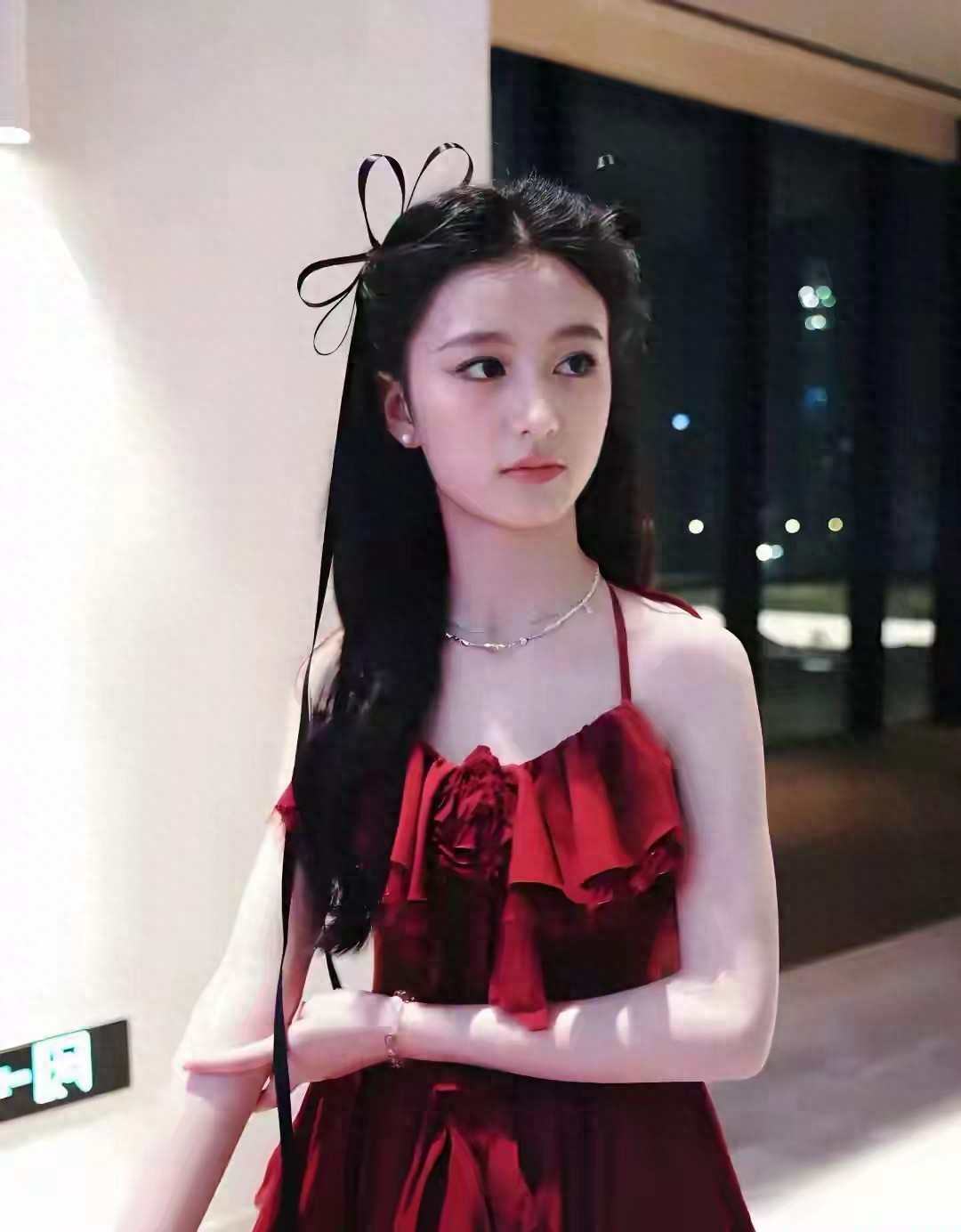 裴佳欣，没想到，16岁已经女人味十足!