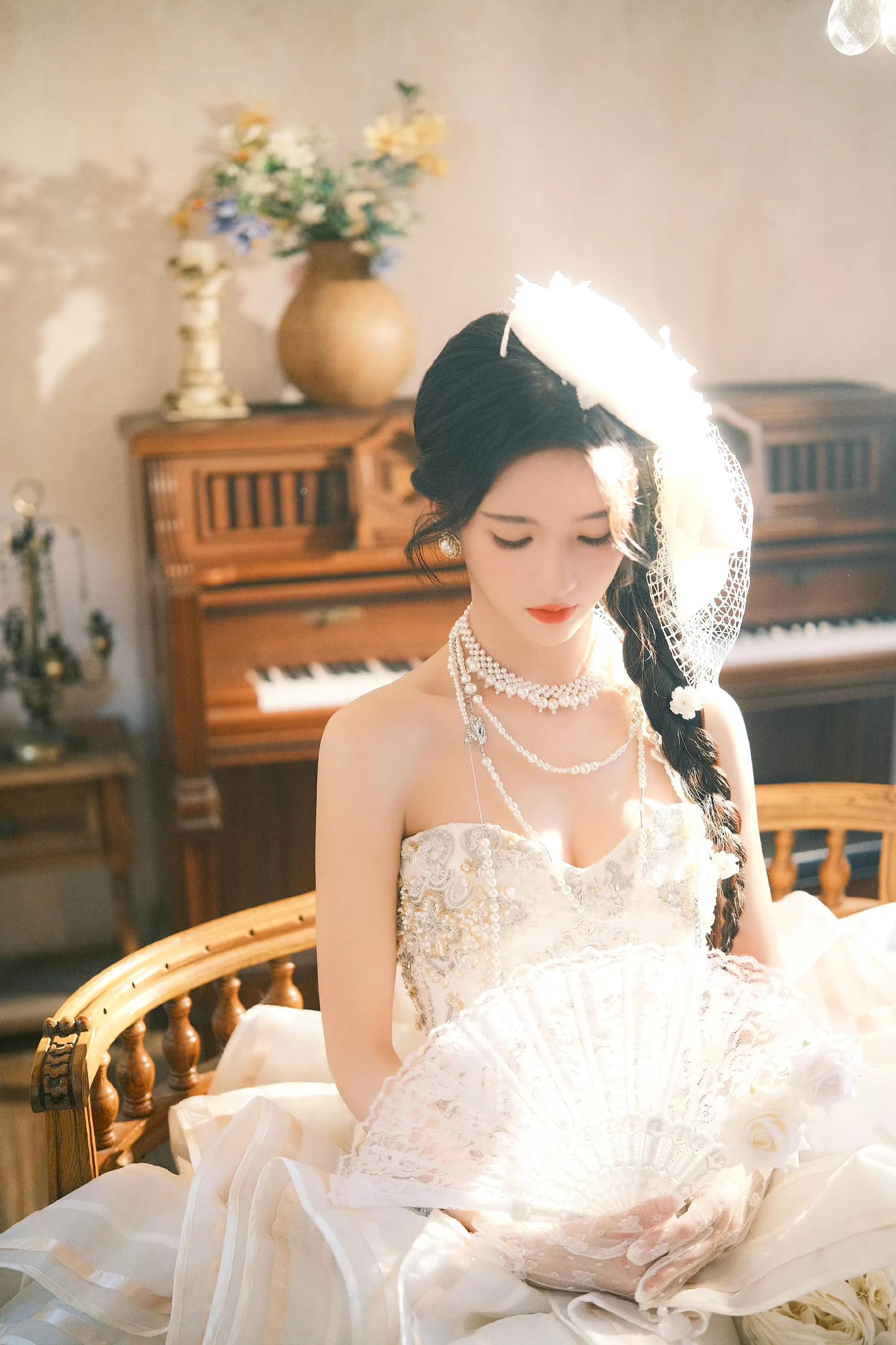 刘些宁婚纱大片,浪漫满屋