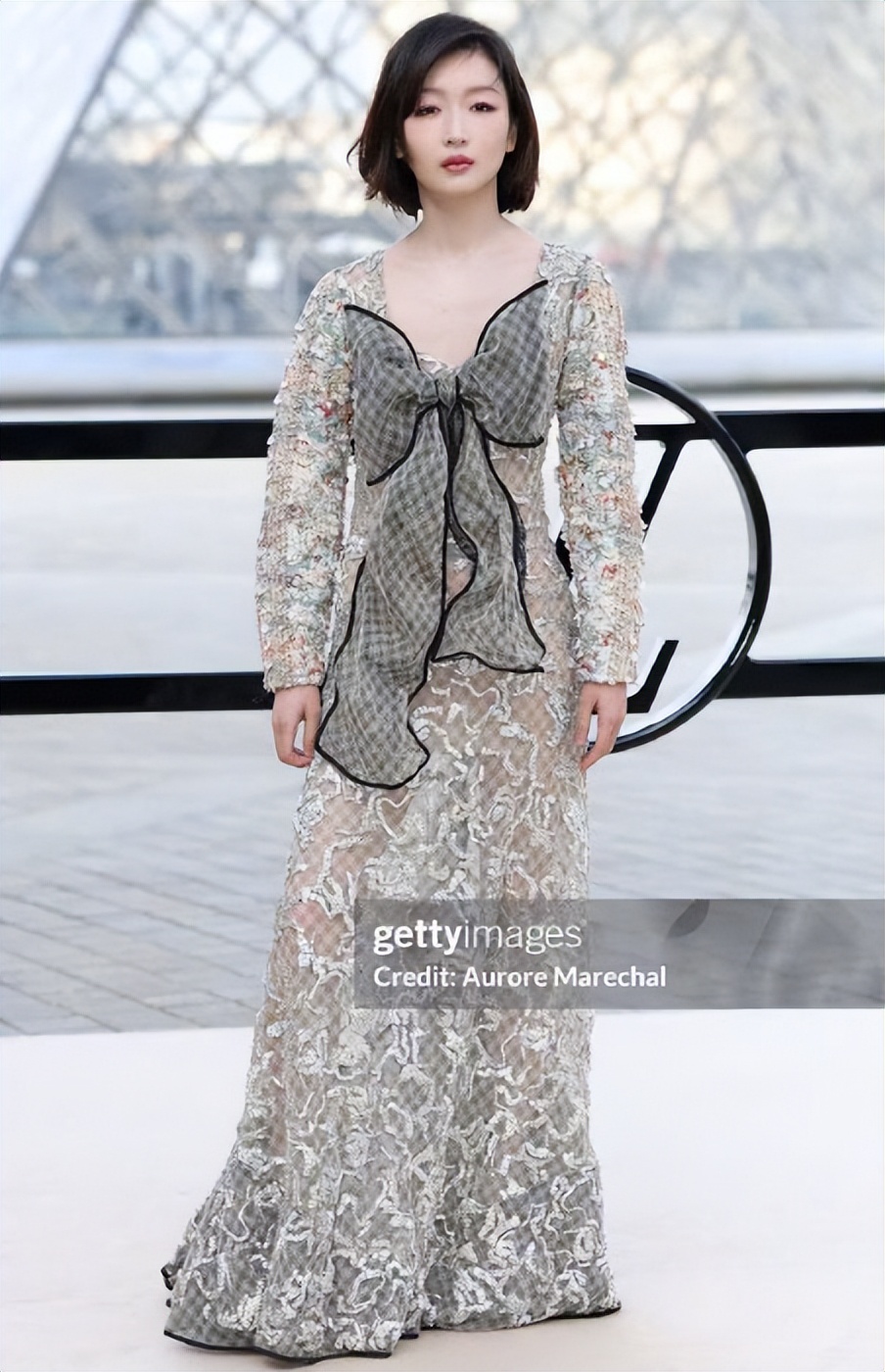 巴黎时装周，暴露内娱女星们的“真实颜值”，刘亦菲的生图太惊艳