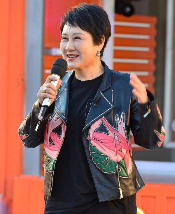 戏子败国？315过后，倪萍、张凯丽“跌下神坛”，代言产品大翻车