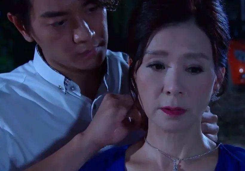 和富商相伴多年生3娃，60岁自曝原来从未结婚，夏文汐活的太通透