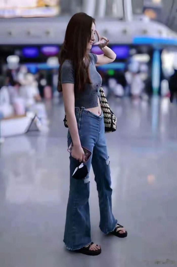 终于知道吴优为啥被叫做大胸妹了,这身材名副其实,不得不服气!