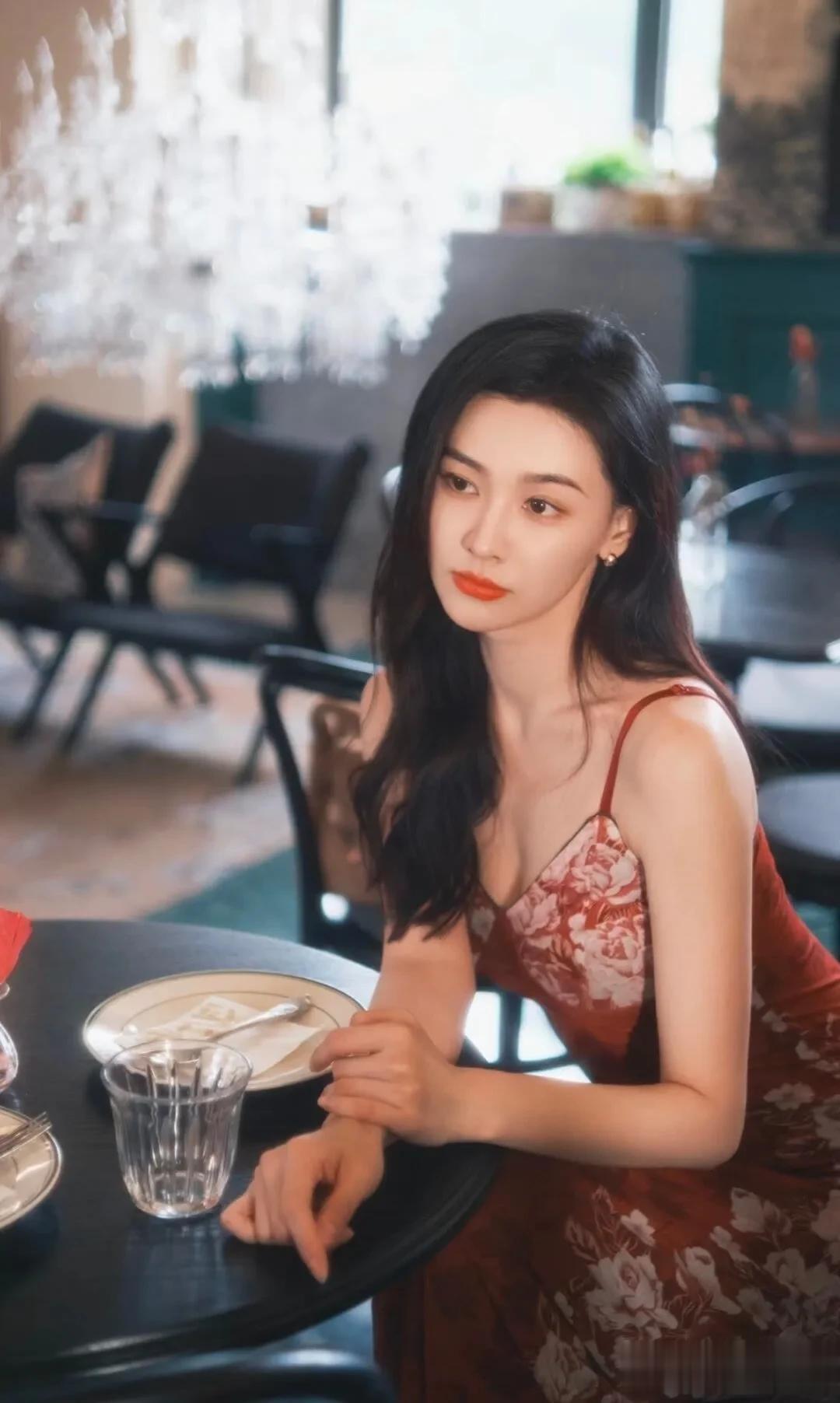 丁笑滢高清写真鉴赏