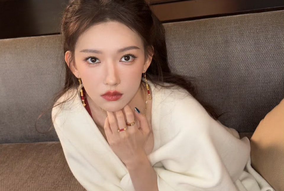 程潇：从“人间芭比”到现实版传奇的破茧之路