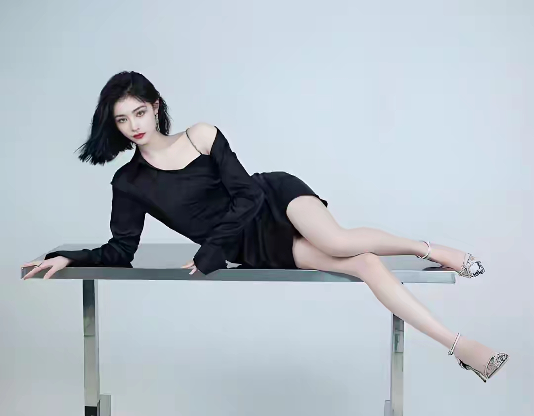 许佳琪‖冷艳凝风骨，纤腰美丽