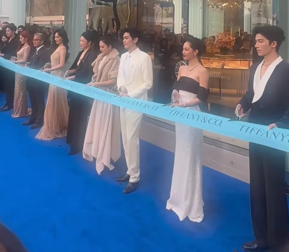 章子怡生图发福！传为新戏增肥20斤，用阴影粉救场，骨相优势没了