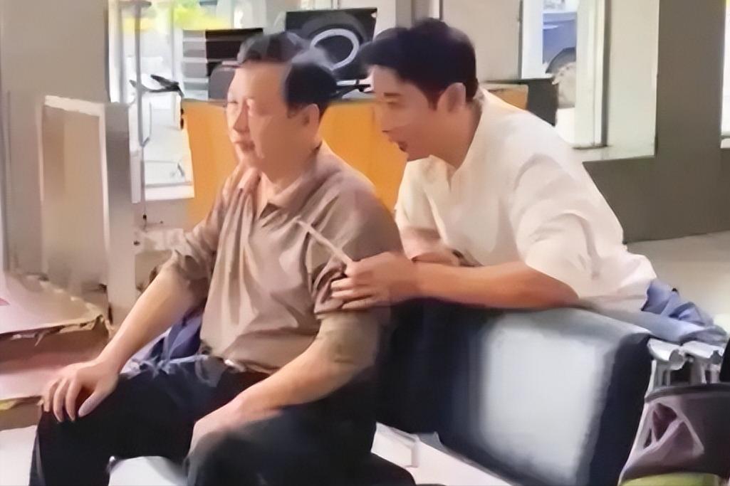 婚变传闻仅2个月，44岁罗晋高调官宣喜讯，唐嫣终于可以放心了