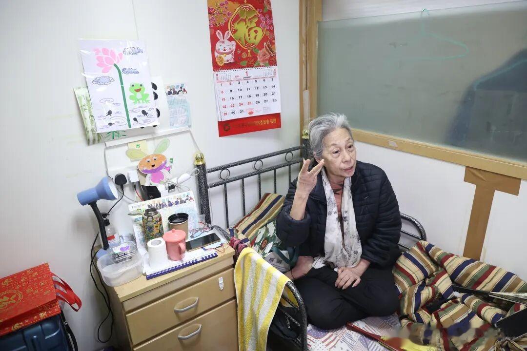 TVB“御用八婆”消失多年，经历离婚破产重病，入住老人院度余生