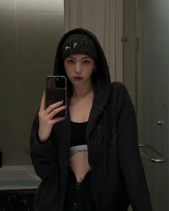 三吉彩花 时尚感