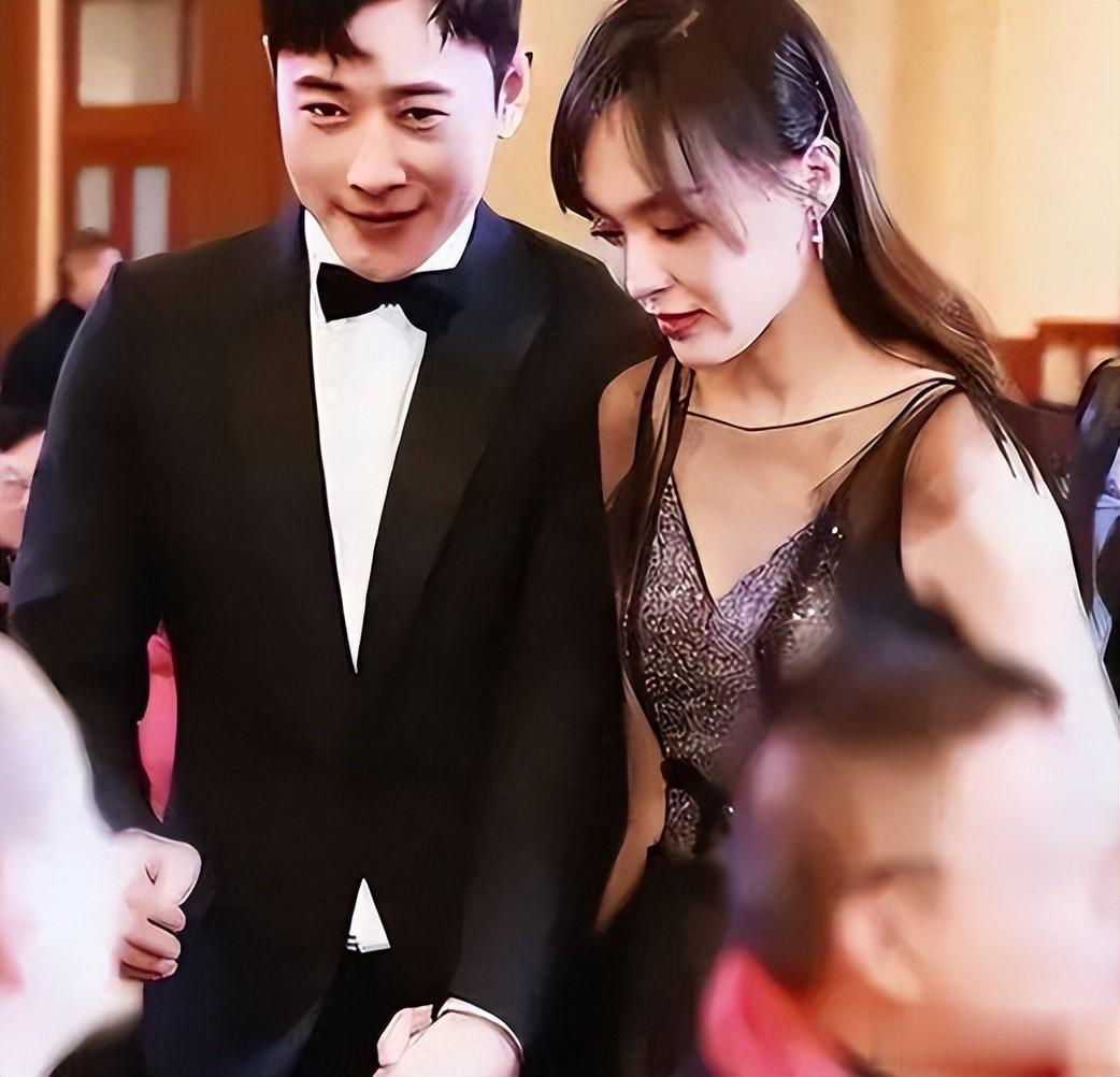 婚变真相才过三月，唐嫣突然摊牌，罗晋彻底没了体面