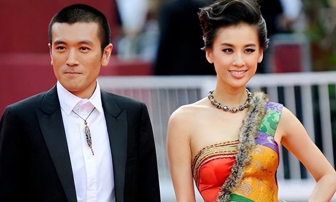 杨子带新女友见母亲？黄圣依出国游学？17年终是一场空
