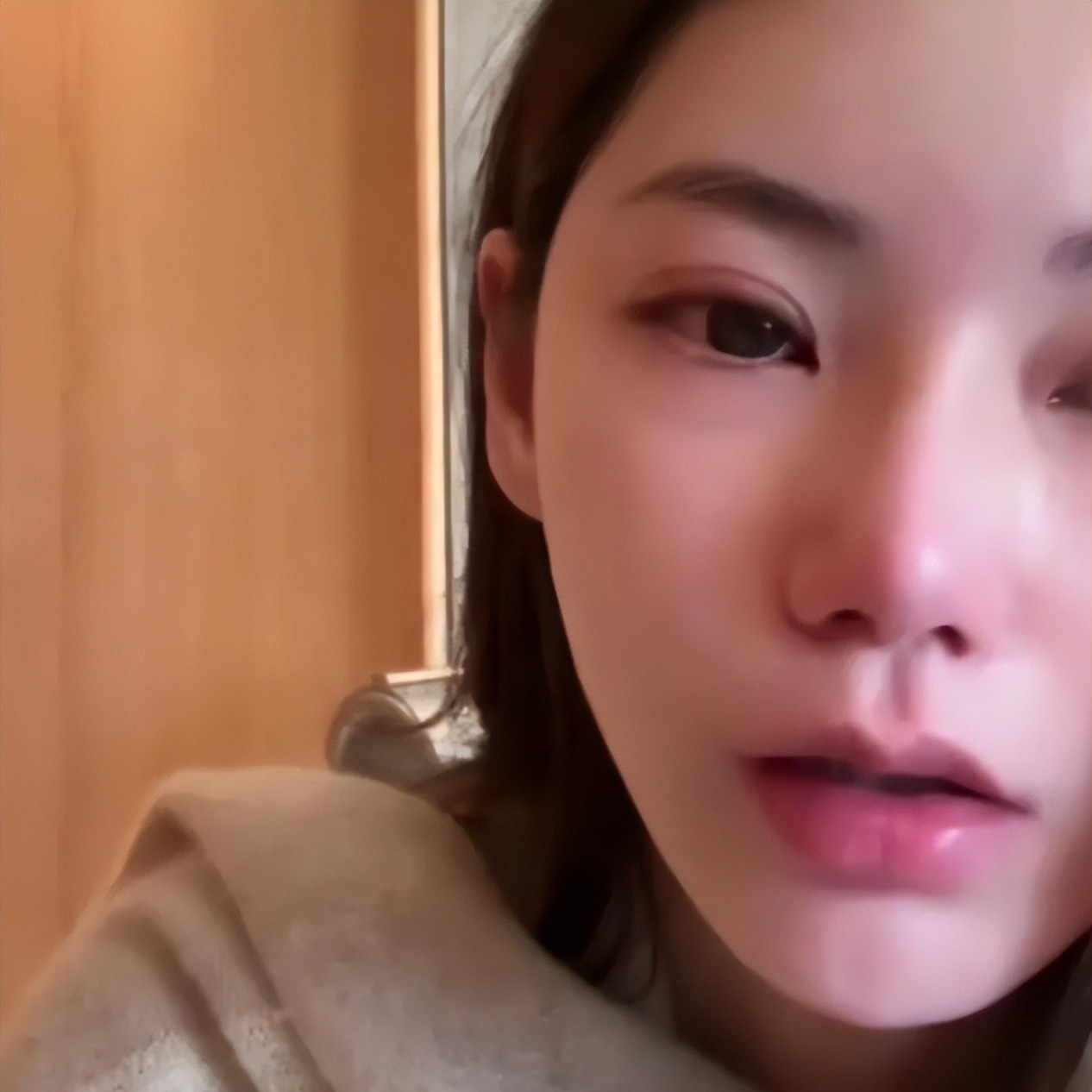 马筱梅深夜直播哽咽了，张兰远在美国发鸡汤，汪小菲说她“硬扛”