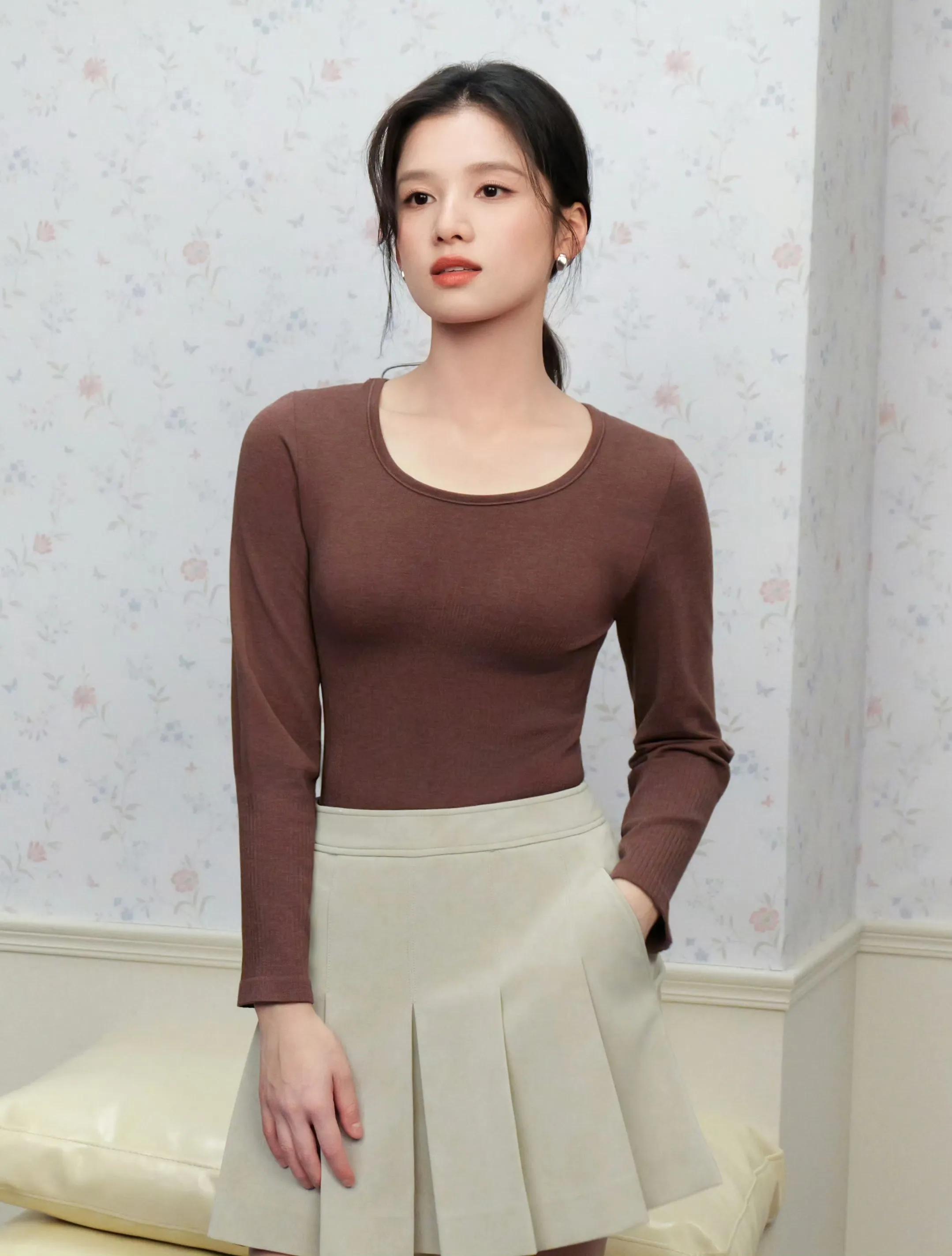 张婧仪性感代言