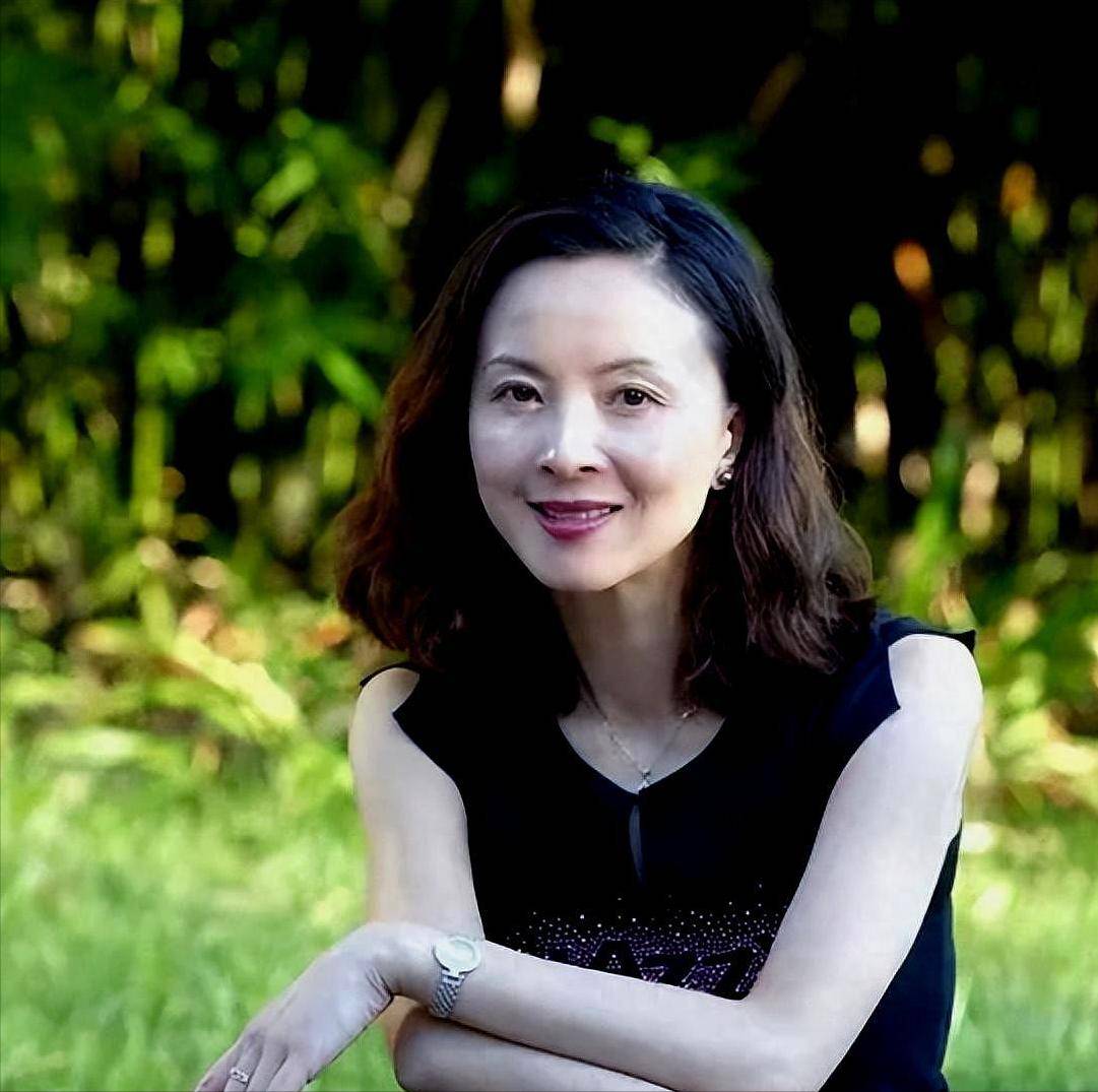 回国五天后安详离世！生前花20万美元盖学校，弥留之际包机回中国