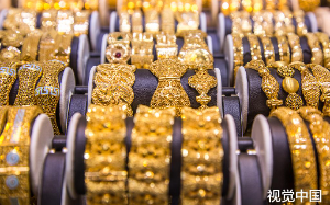 硕士女归村3年伺候独居怪老头，忍受三年刁难只为报恩，直到遗嘱公布那天，全村人都红了眼