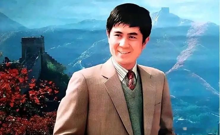 谁能想到，昔日红遍全国的银幕偶像，最终低谷里握住最珍贵得幸福